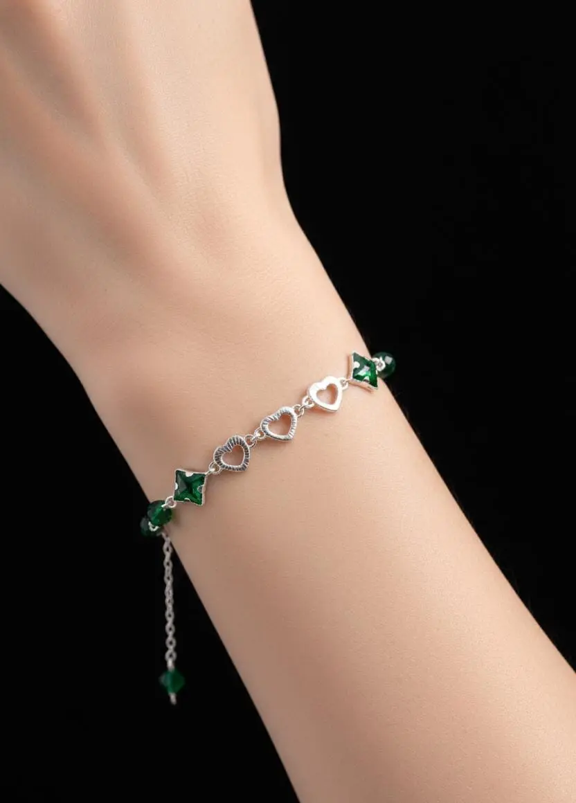 Vista de Manilla de Corazones con Piedras Verdes