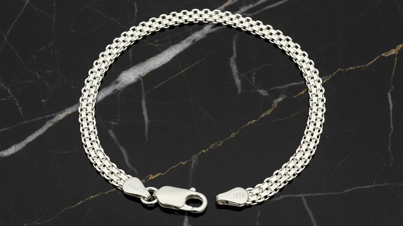 Pulsera Chinesca de Plata con Acabado Brillante